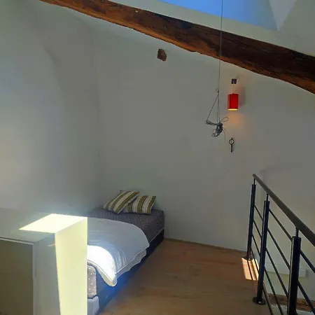 Un Pied Dans La Foret Holiday home La Capelle-et-Masmolene