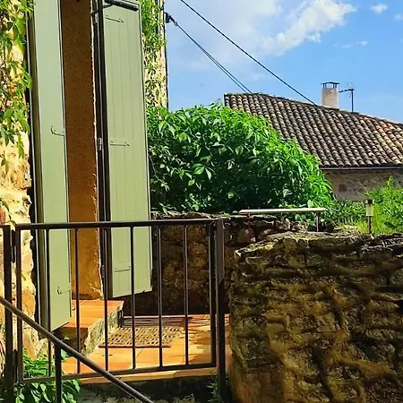 Un Pied Dans La Forêt * La Capelle-et-Masmolene