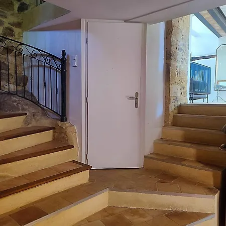 Un Pied Dans La Foret * La Capelle-et-Masmolene